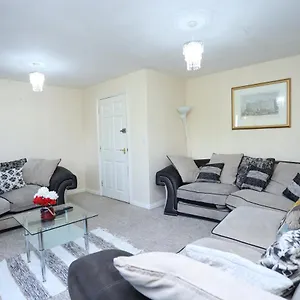 Holiday home Lovely 4 Bed House London
