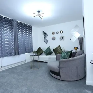 Apartment Abbeywood Station House London