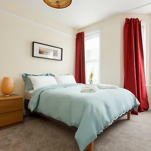 Apartment Stylish Town Centre Close To And Shops Bournemouth